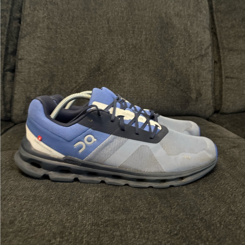 Men's On Cloudrunner 46.98238 Shale/Cobalt Men's Size 11 Shoes